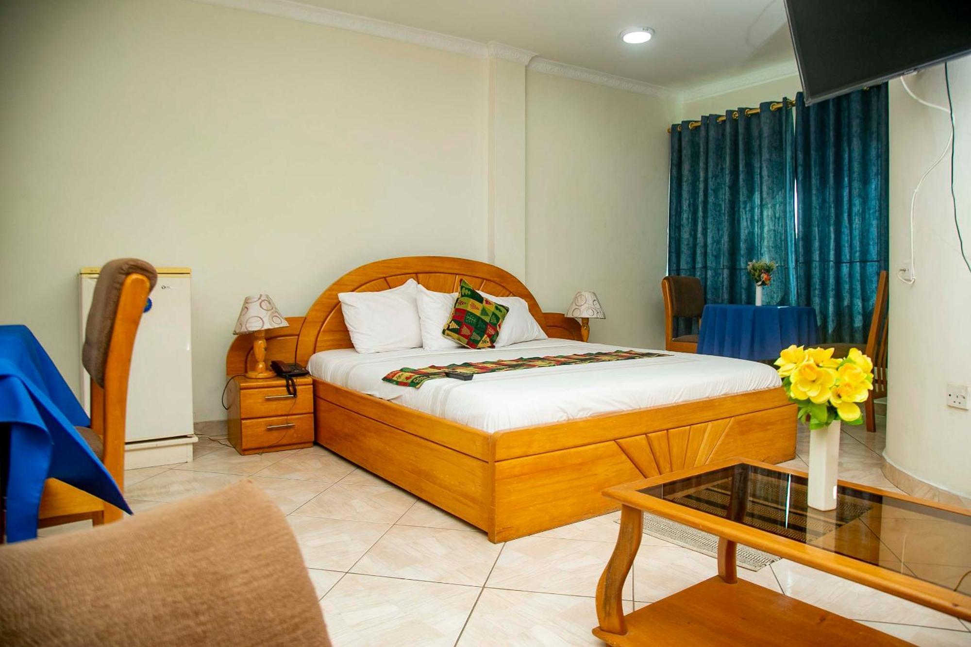 Brookvale Hotel Weija Exterior foto