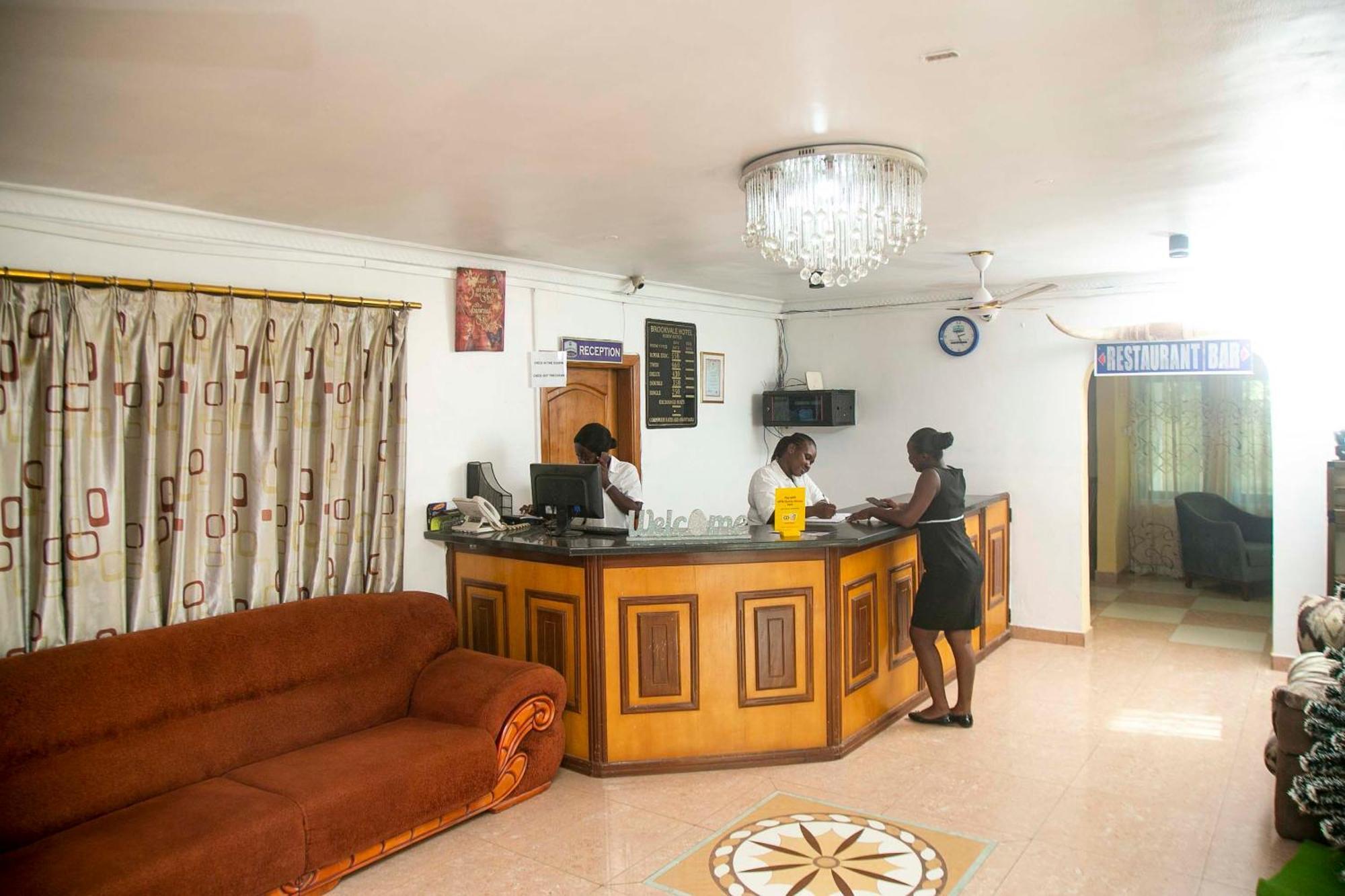 Brookvale Hotel Weija Exterior foto